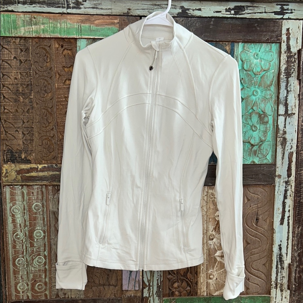 Lululemon Athletica cream colored Jacket size 6